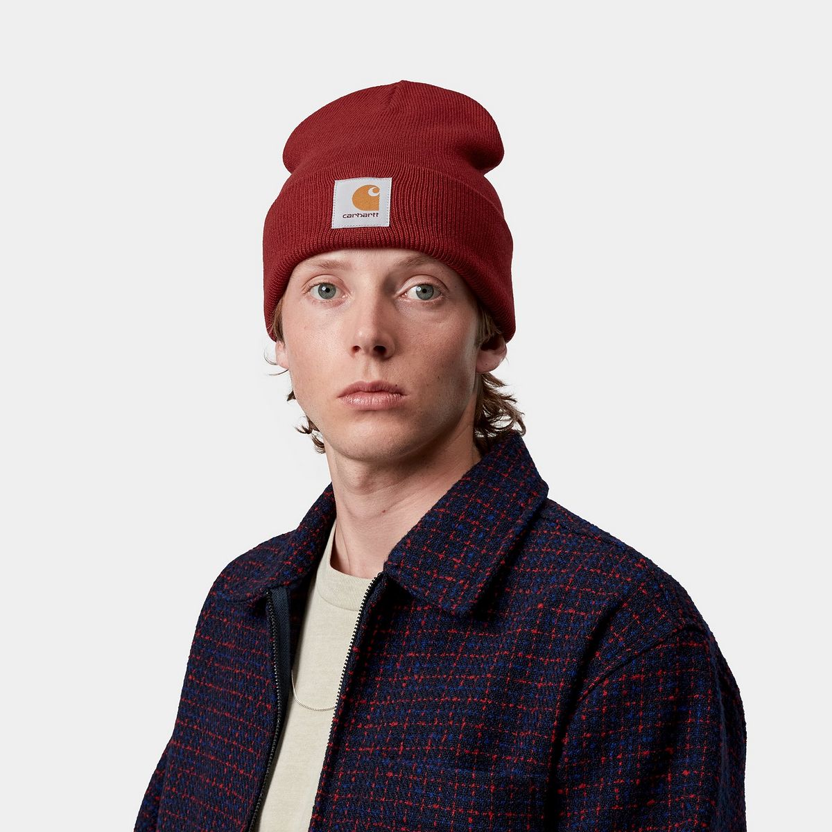 The Short Watch Hat is an updated version of the Carhartt WIP staple Acrylic Watch Hat. Created in a warm nine gauge Acrylic fabric with a stretchy rib knit that ensures comfort and a fit suitable for everyone. Features a woven Carhartt WIP label on the front. One size.